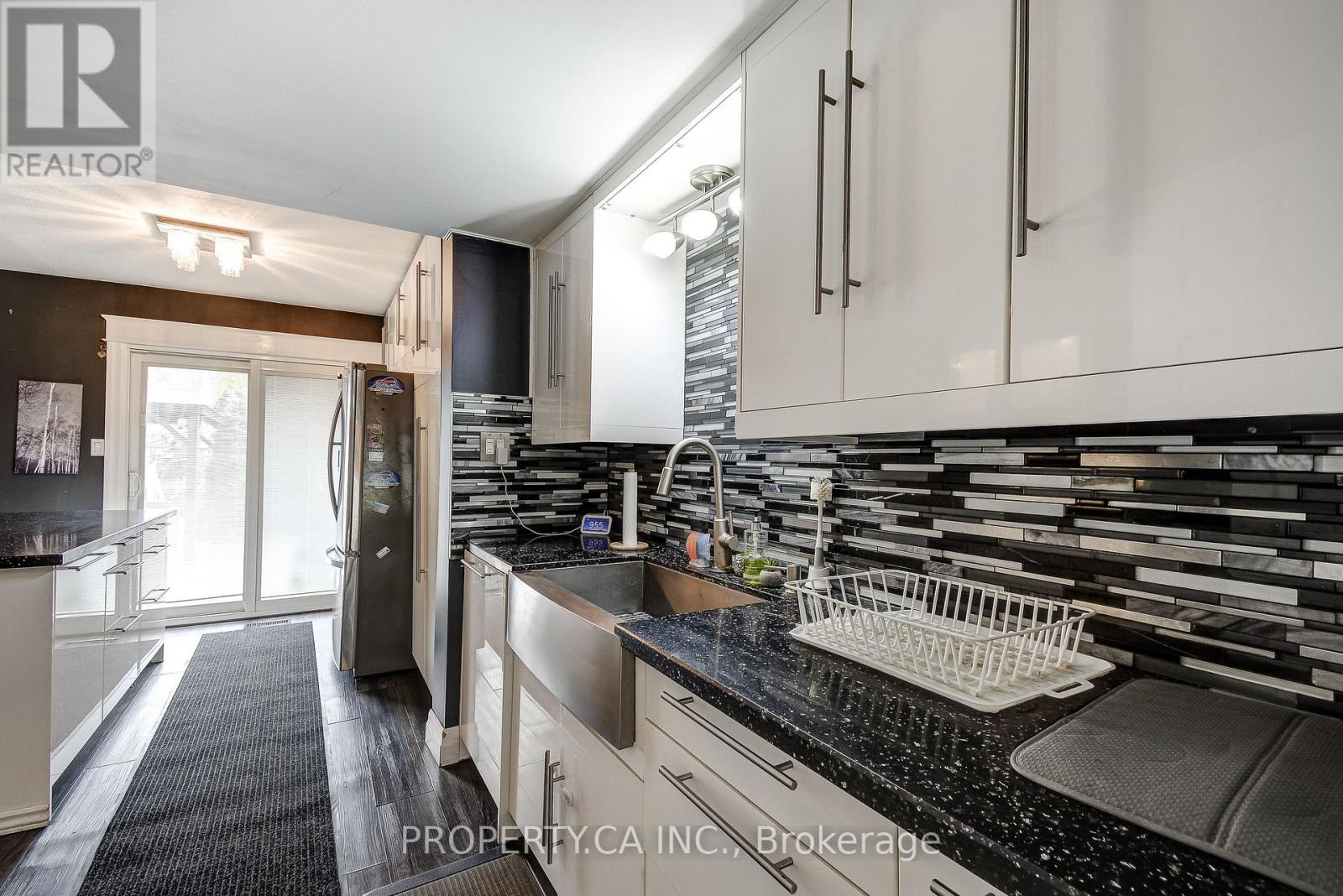 3 WATERFORD CRESCENT - 8