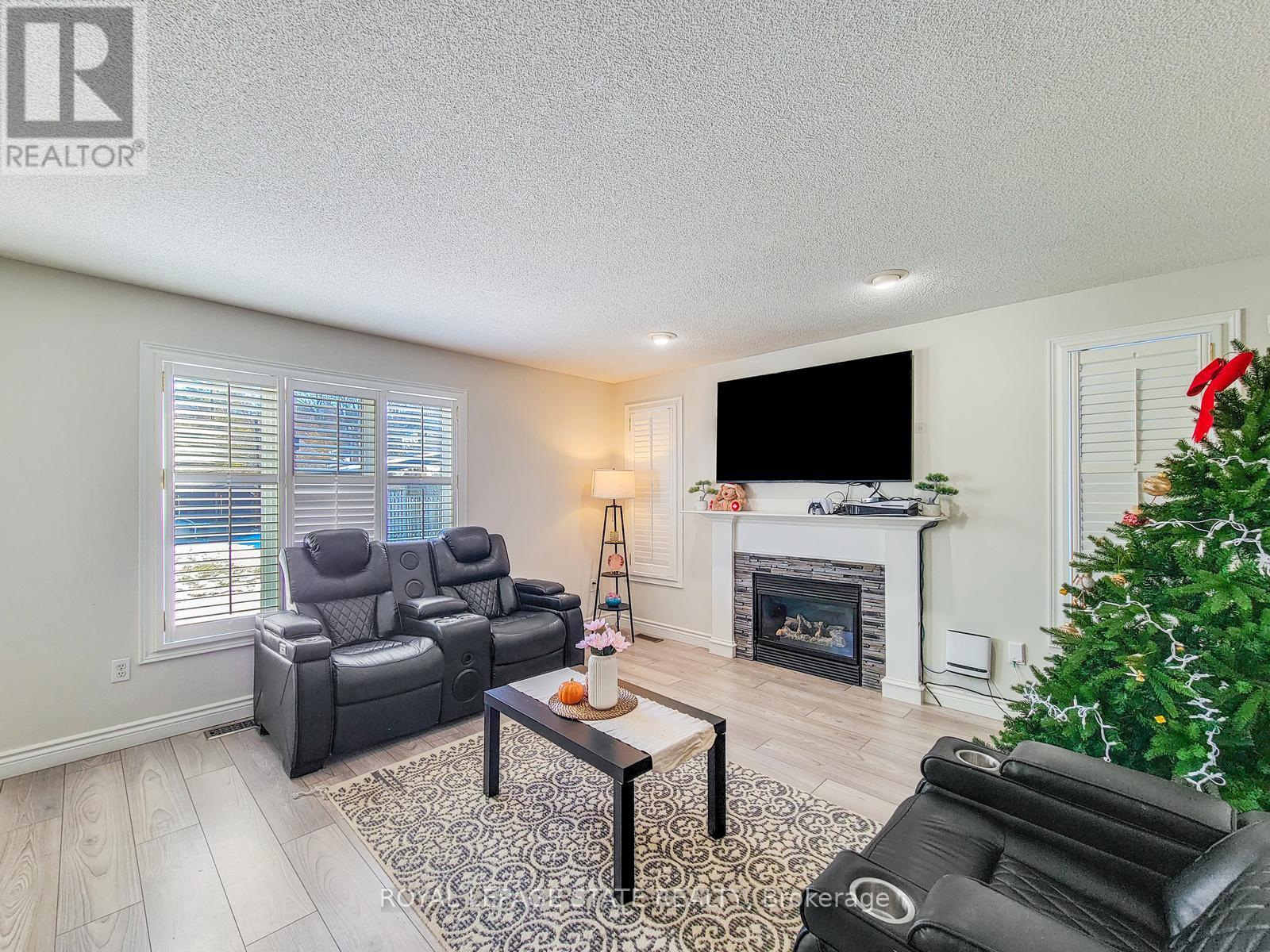 86 MARGARET AVENUE - 18