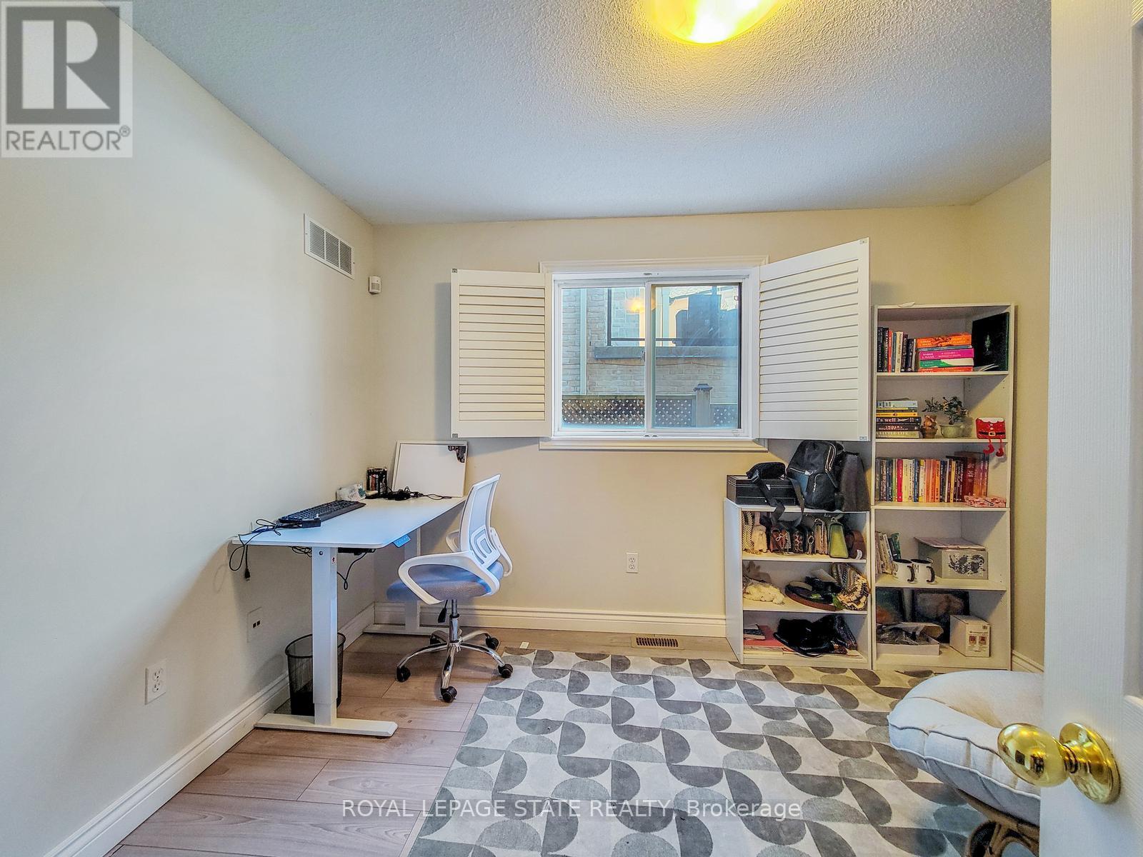 86 MARGARET AVENUE - 28