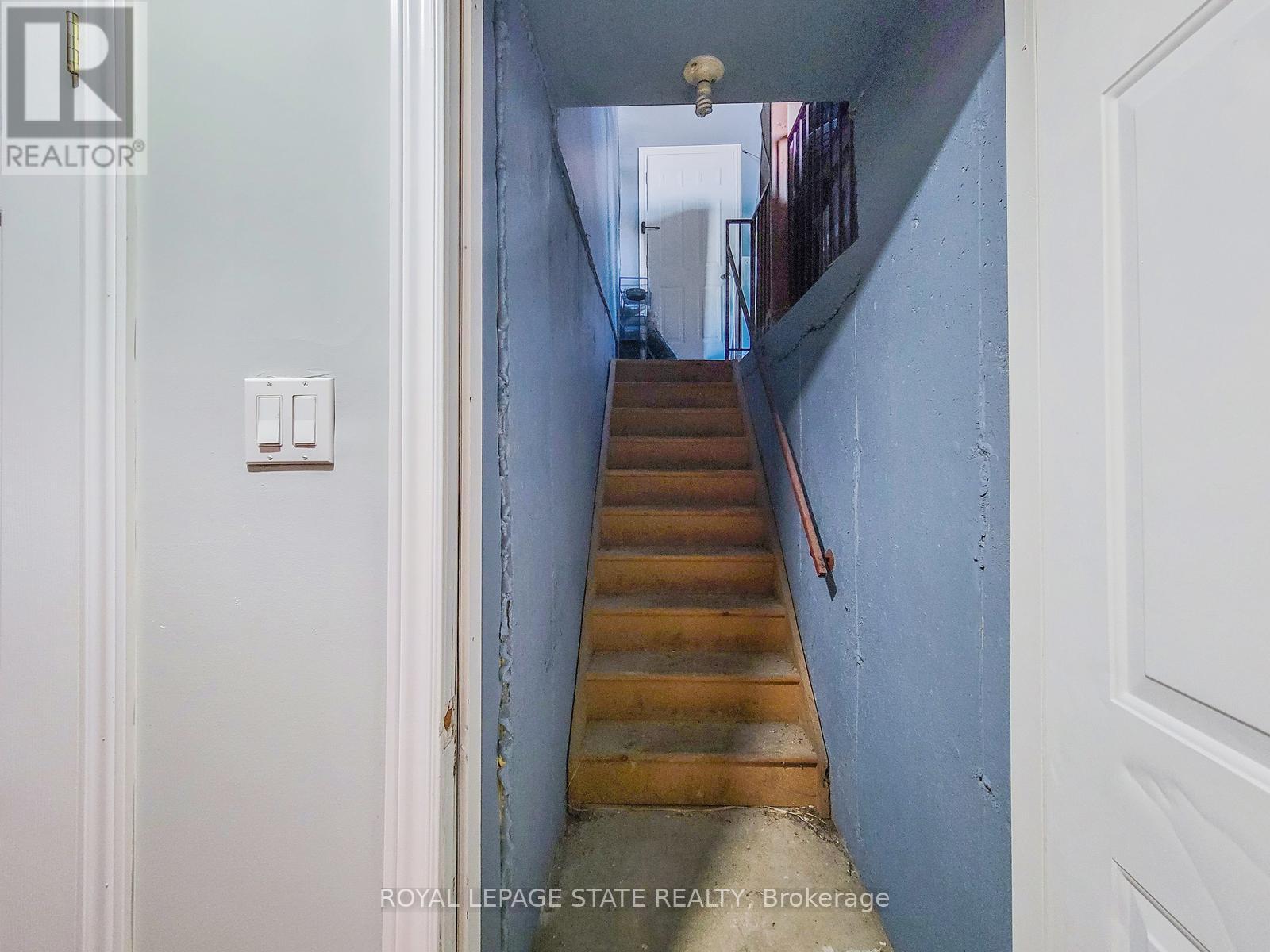 86 MARGARET AVENUE - 34