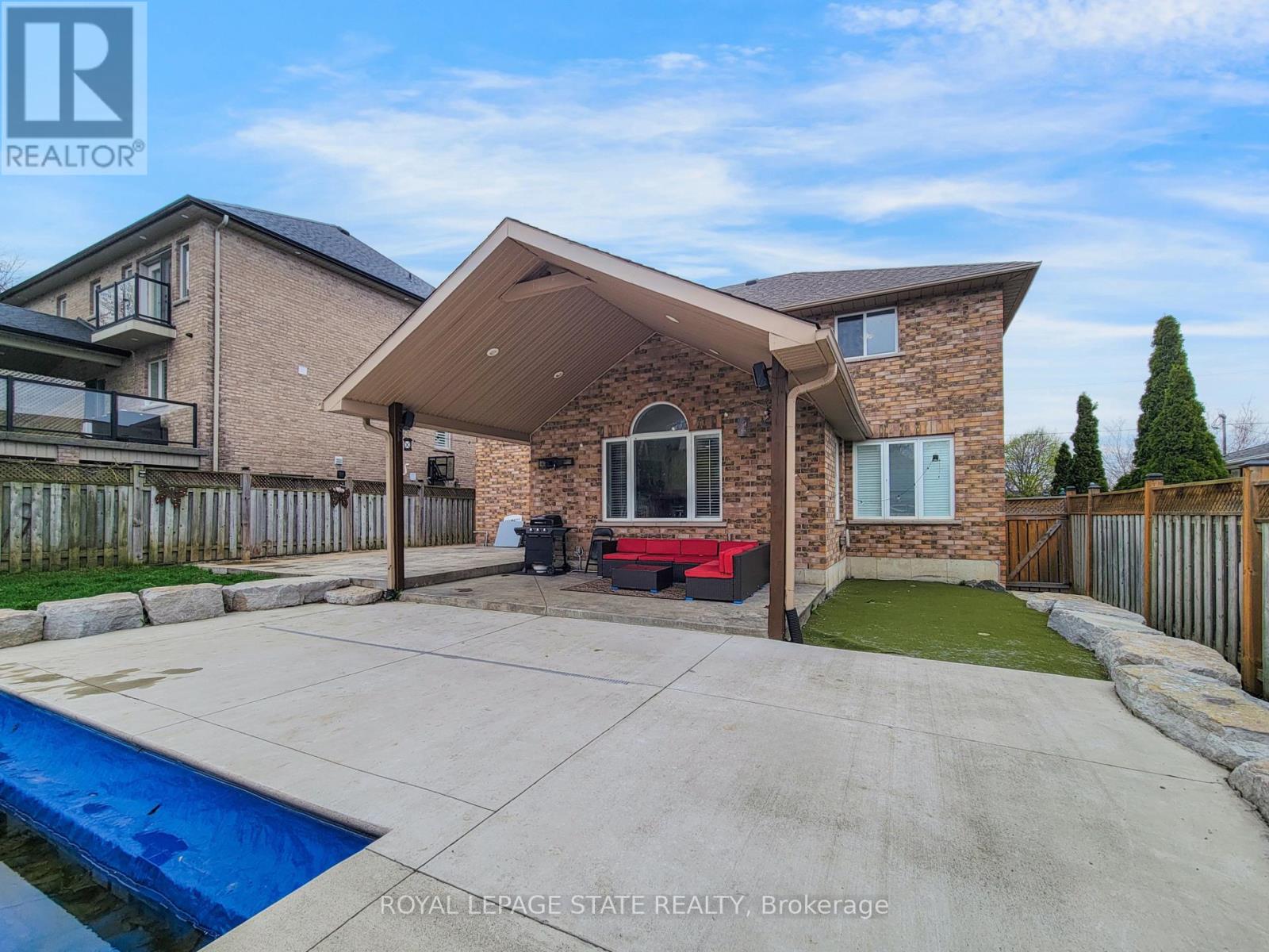 86 MARGARET AVENUE - 38
