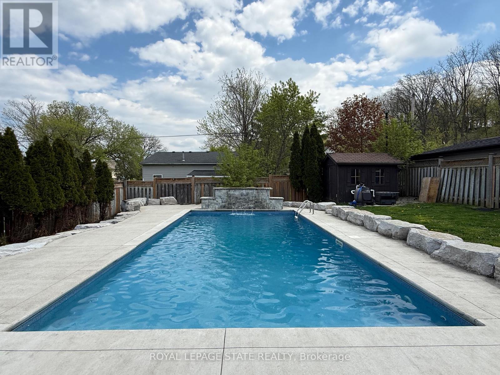 86 MARGARET AVENUE - 42