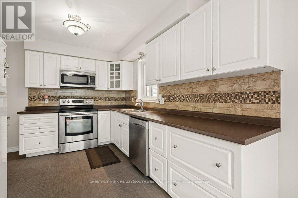 158 BANKSIDE DRIVE - 11