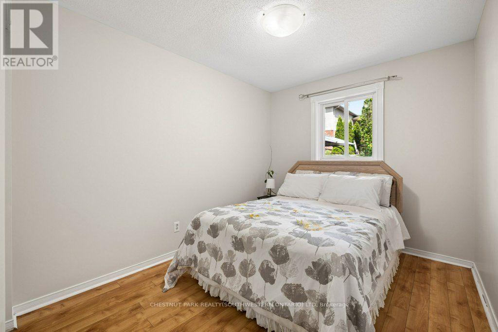 158 BANKSIDE DRIVE - 16