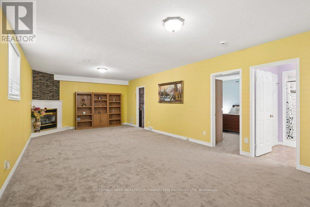 158 BANKSIDE DRIVE - 17