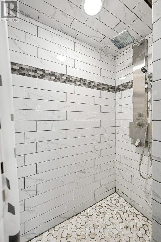158 BANKSIDE DRIVE - 22