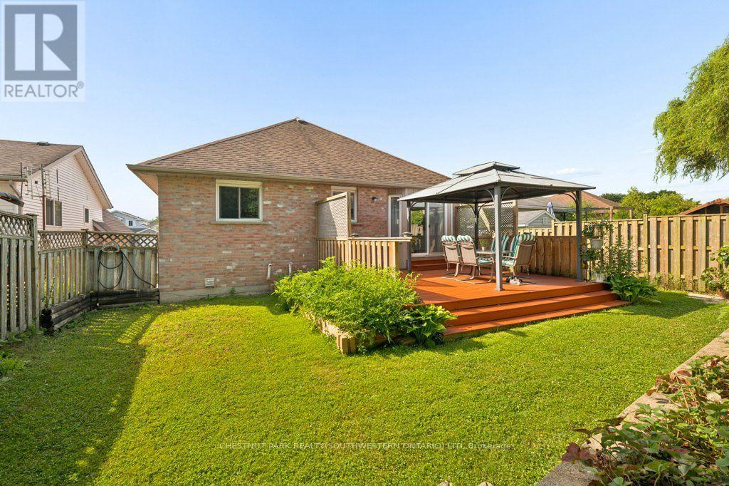 158 BANKSIDE DRIVE - 23