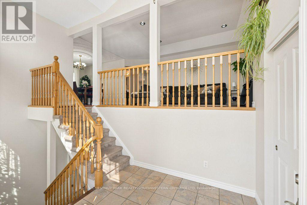 158 BANKSIDE DRIVE - 3