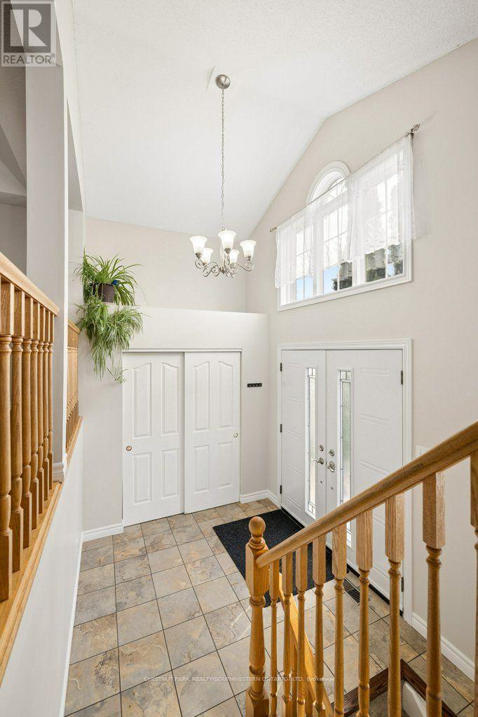 158 BANKSIDE DRIVE - 4