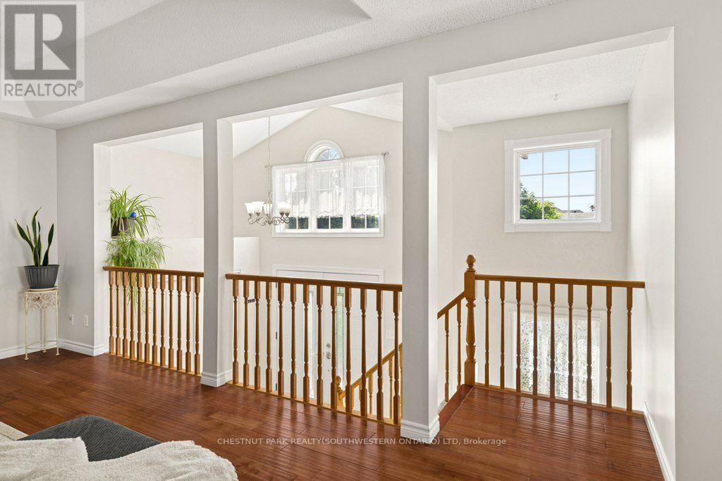 158 BANKSIDE DRIVE - 5