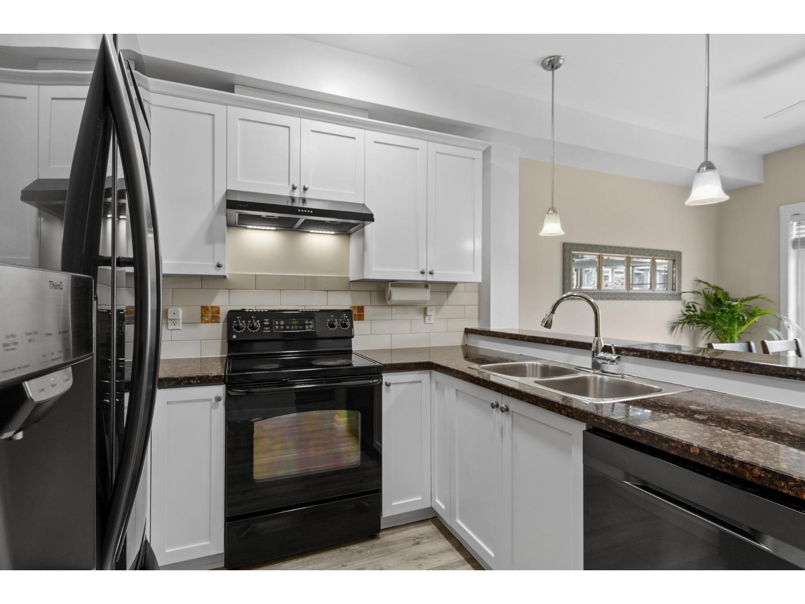 3 Bed, 3 Bath House for Sale in Surrey – 73 6852 193 STREET, Surrey – MLS# R3147622 - Image 11