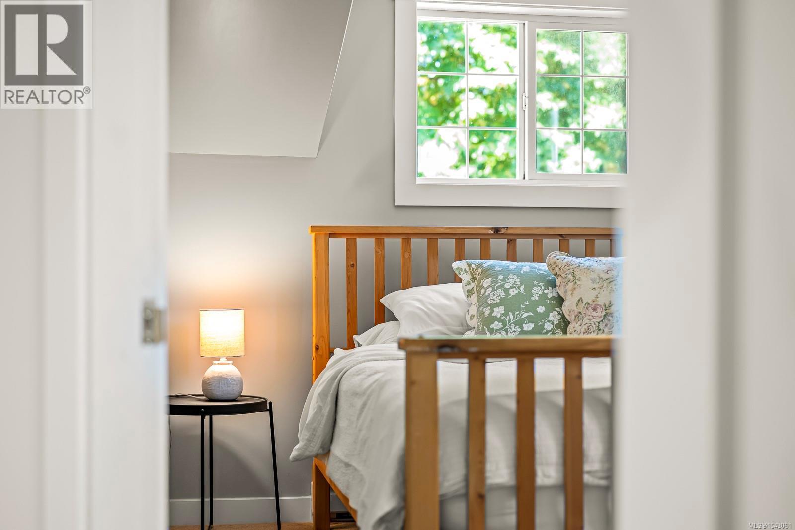 2612 Dunsmuir Ave - 11