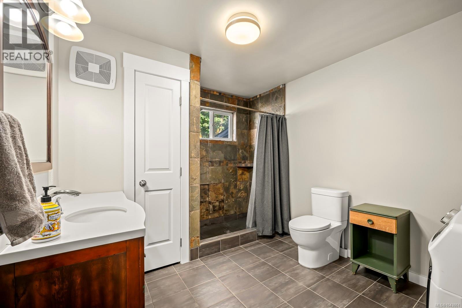 2612 Dunsmuir Ave - 17