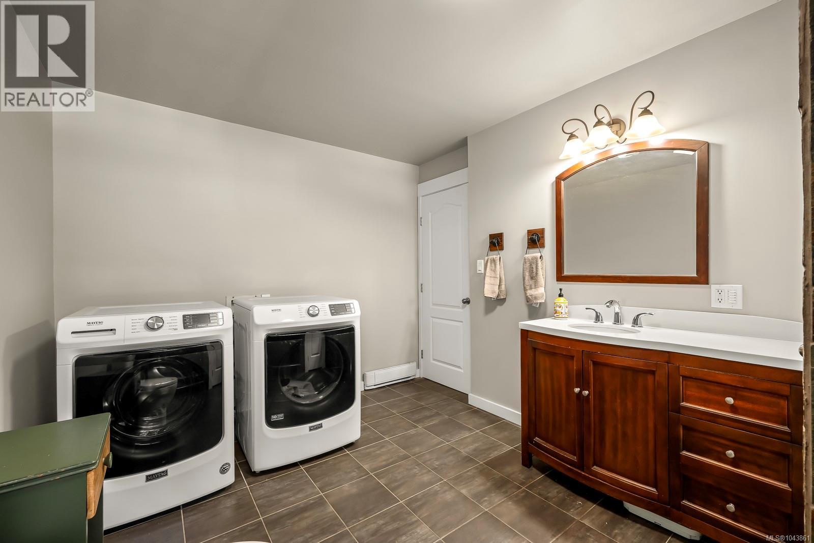 2612 Dunsmuir Ave - 19