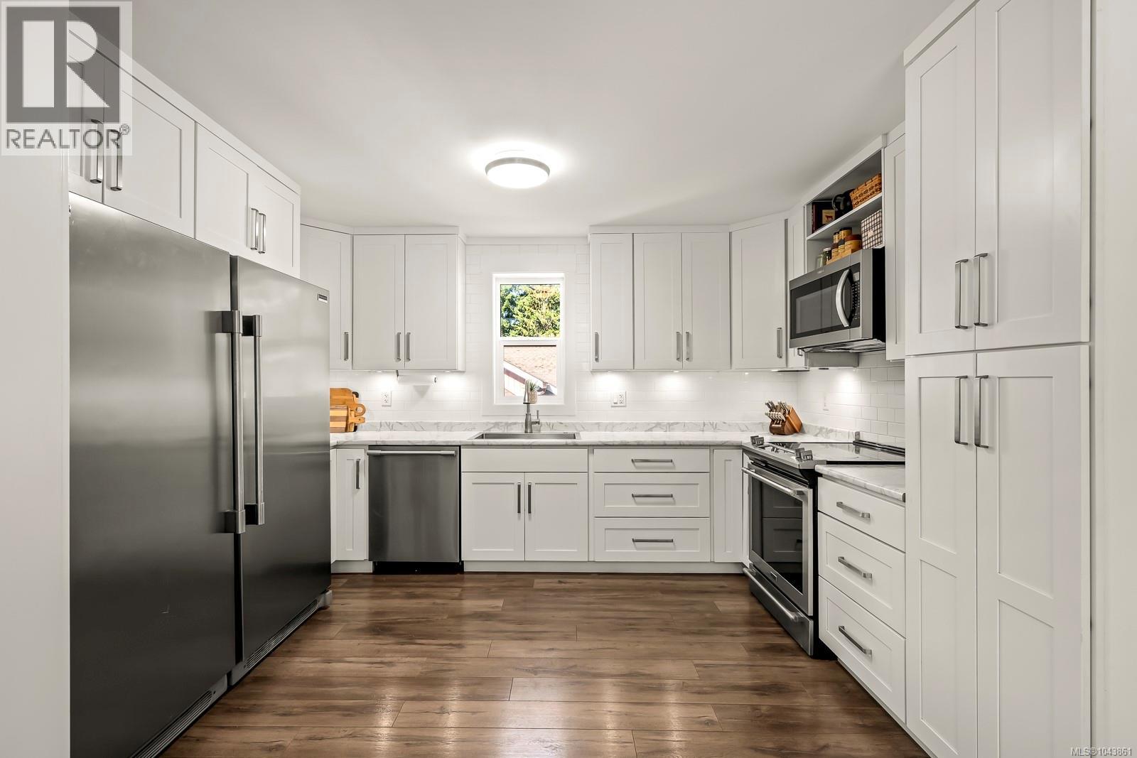 2612 Dunsmuir Ave - 25