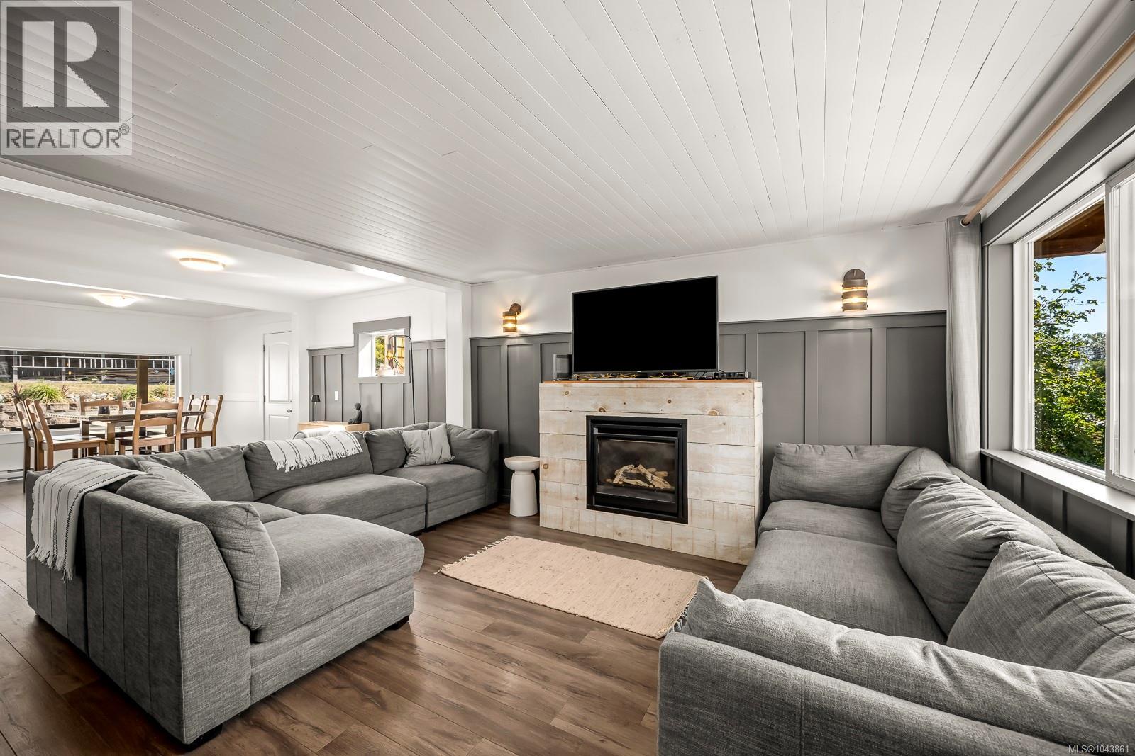 2612 Dunsmuir Ave - 3