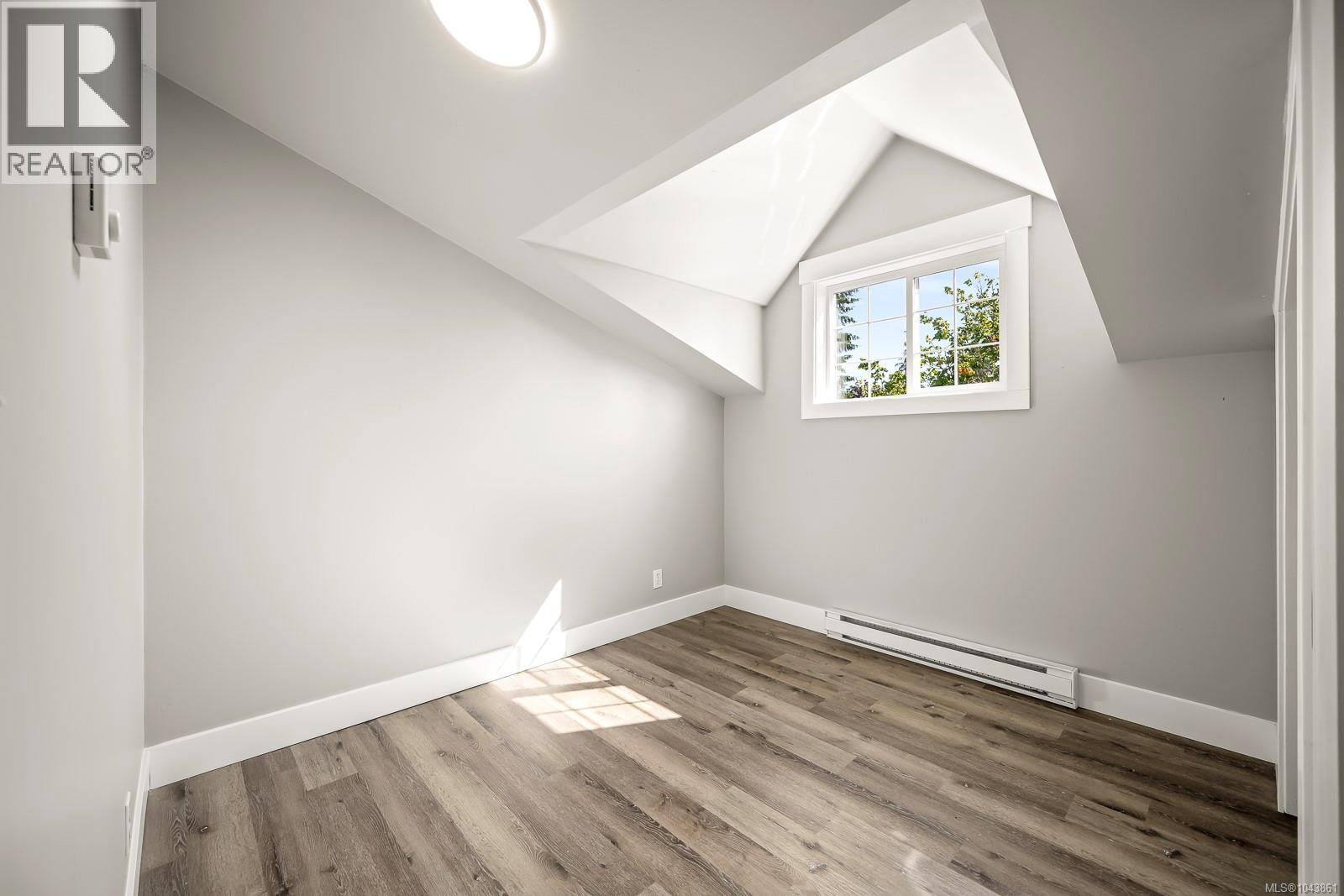 2612 Dunsmuir Ave - 32