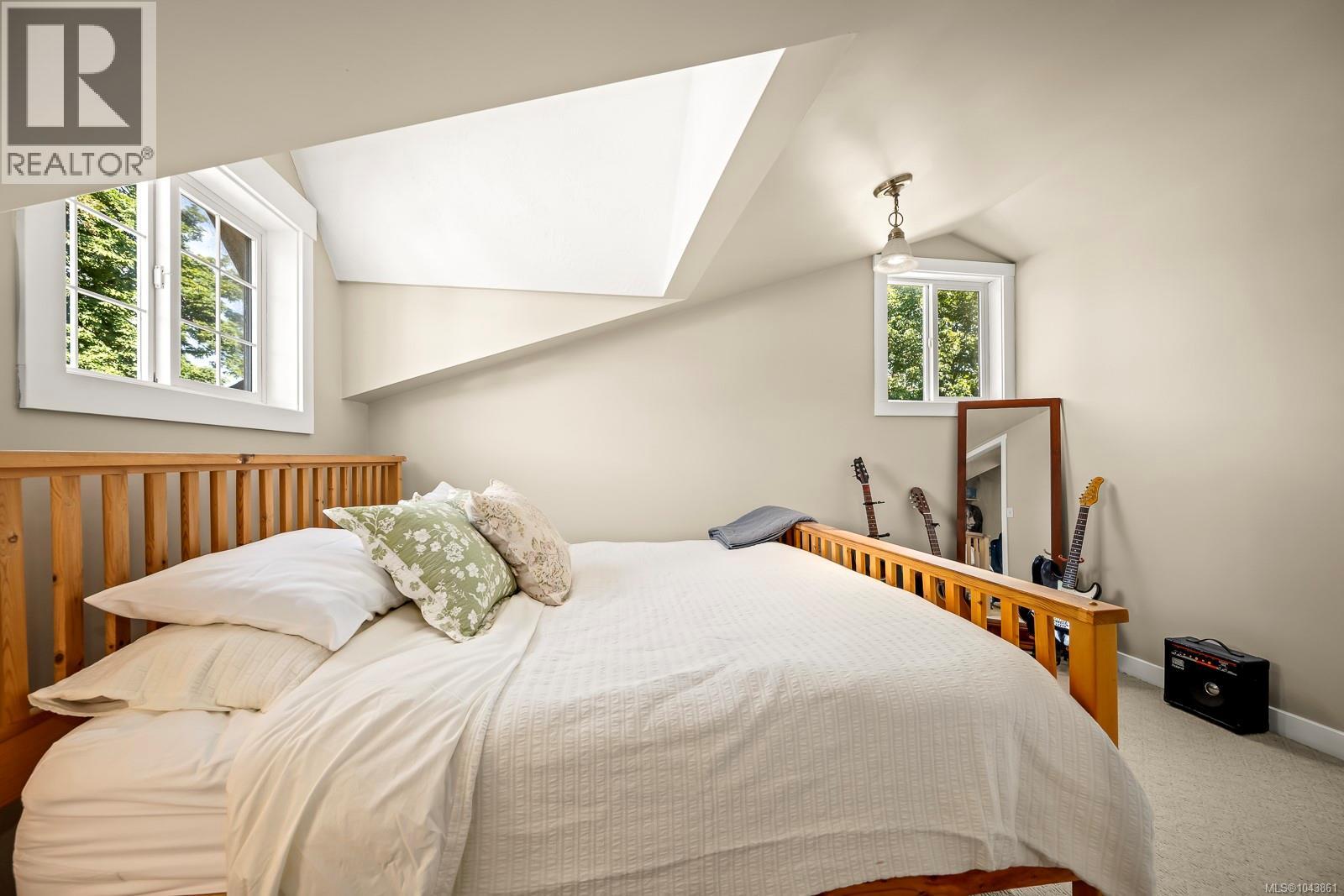 2612 Dunsmuir Ave - 35
