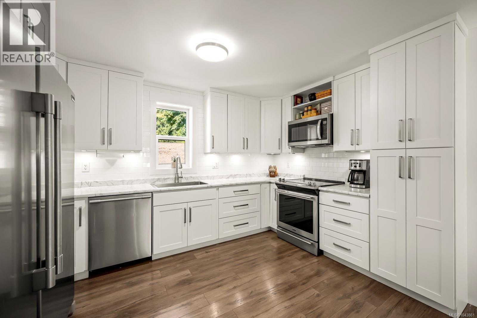 2612 Dunsmuir Ave - 5