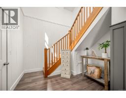2612 Dunsmuir Ave — photo 2