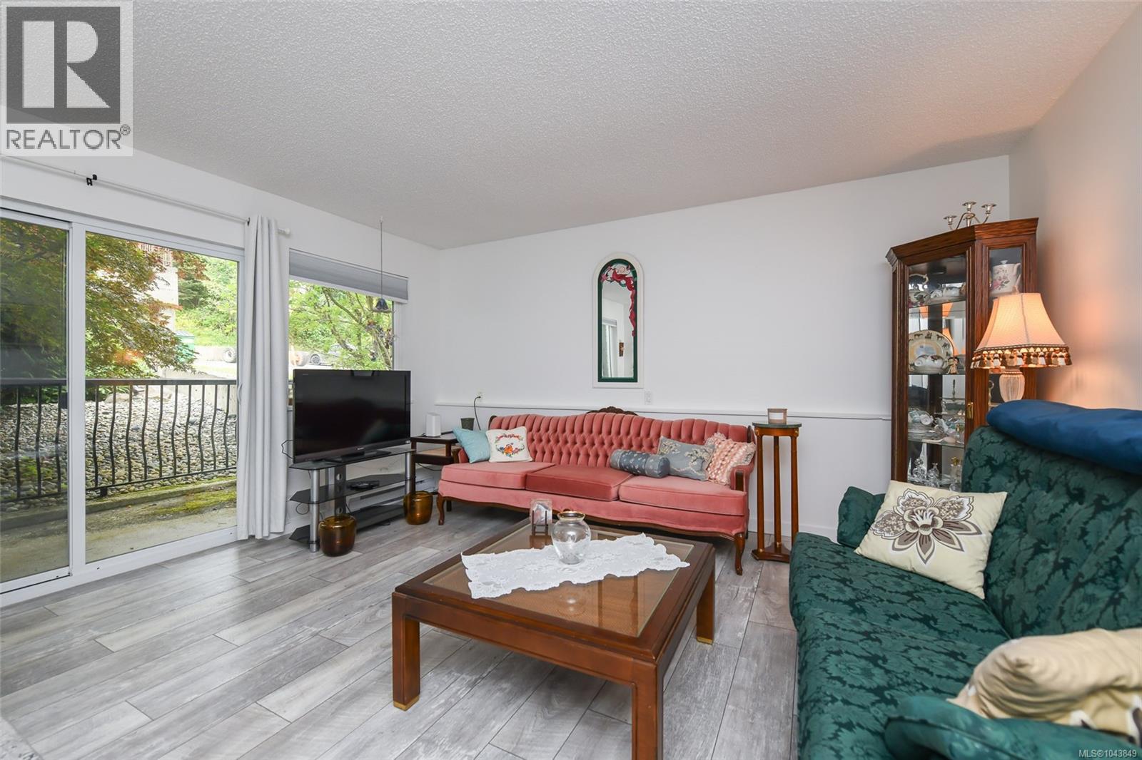 #104 622 Island Hwy S - 14