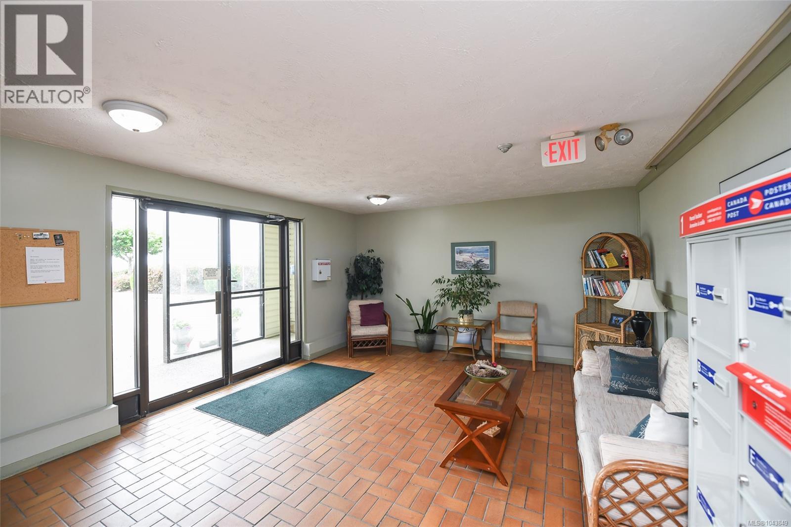 #104 622 Island Hwy S - 27