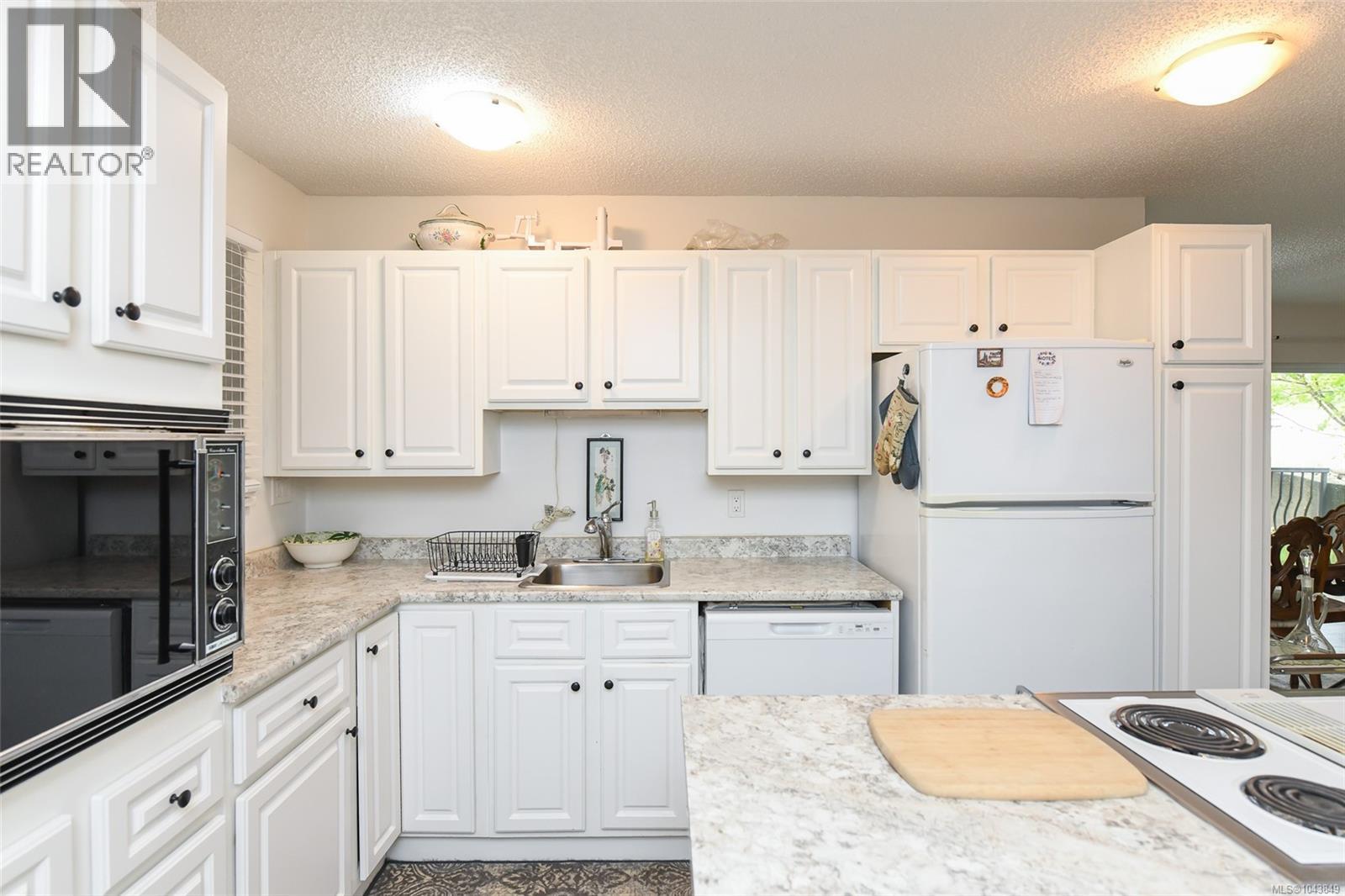 #104 622 Island Hwy S - 9