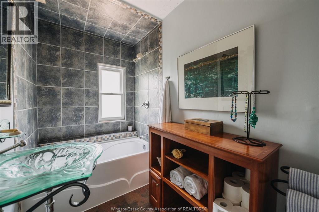 819 Windermere - 32