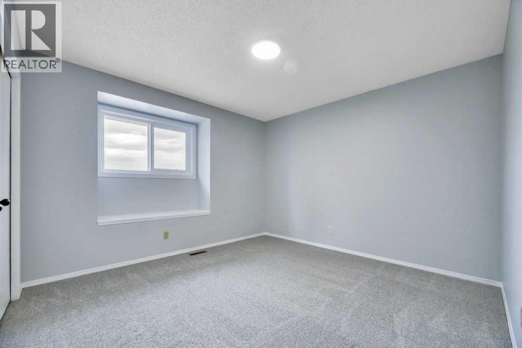 215 Hawktree Circle NW - 33