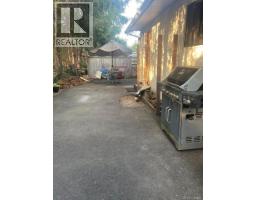 1146 Sluggett Rd, Central Saanich, BC V8M1E9 Photo 14
