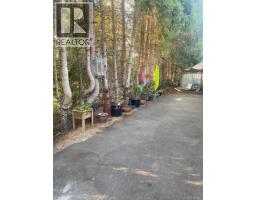 1146 Sluggett Rd, Central Saanich, BC V8M1E9 Photo 15