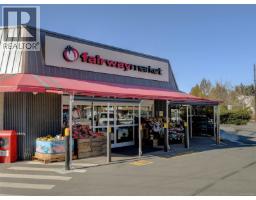 1146 Sluggett Rd, Central Saanich, BC V8M1E9 Photo 18