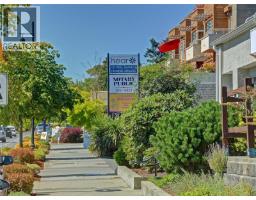 1146 Sluggett Rd, Central Saanich, BC V8M1E9 Photo 19
