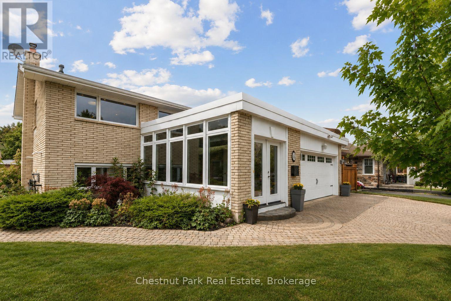 16 DAVIES CRESCENT - 2
