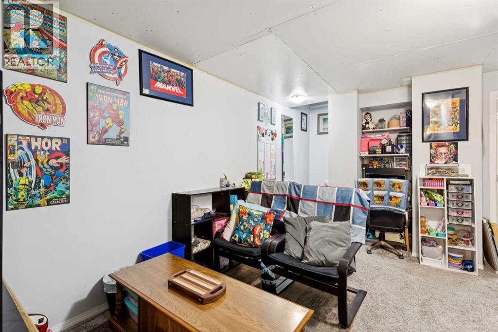 336 Coventry Close NE - 18