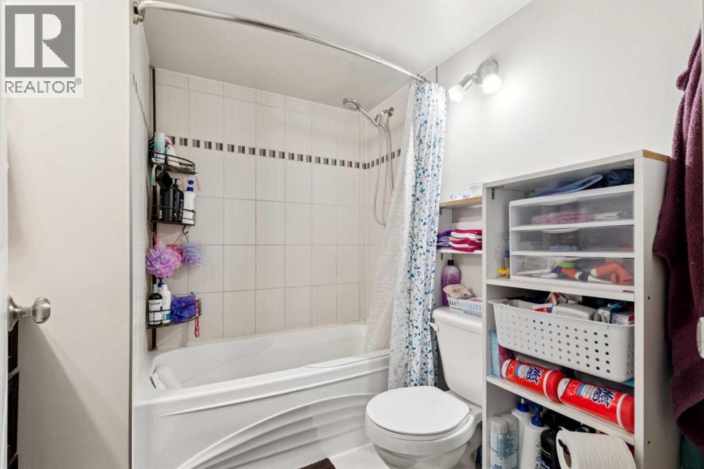 336 Coventry Close NE - 19