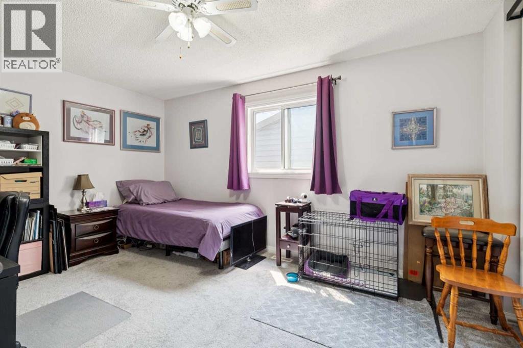 336 Coventry Close NE - 13