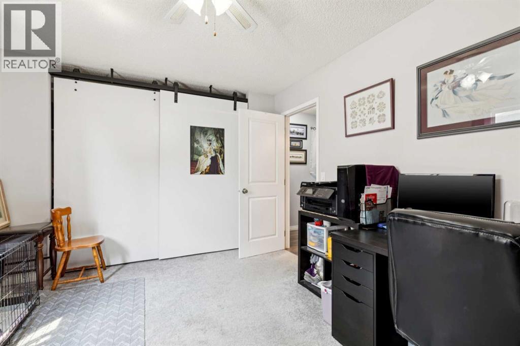 336 Coventry Close NE - 15