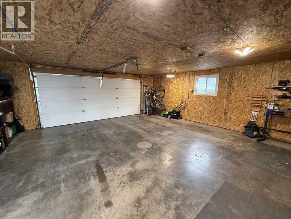 4920 51 Avenue - 35