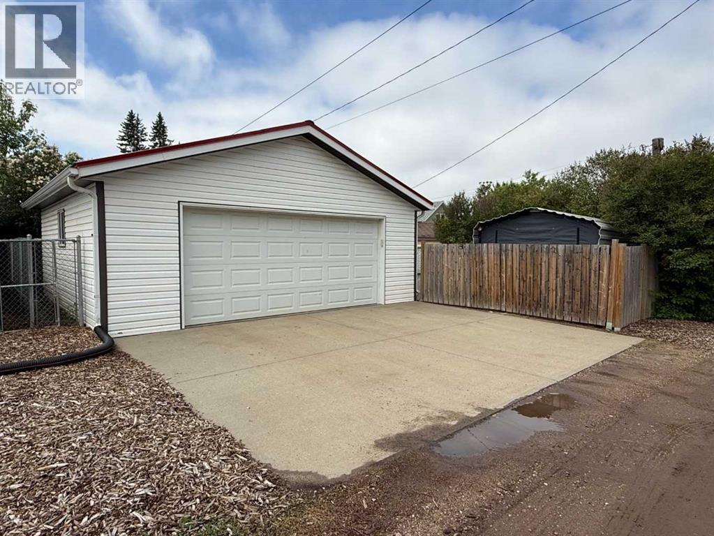 4920 51 Avenue - 36