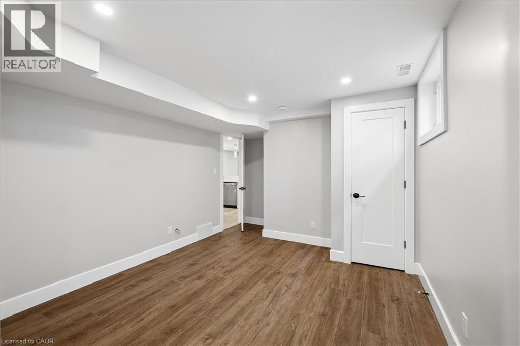 156 TRAYNOR Avenue - 21