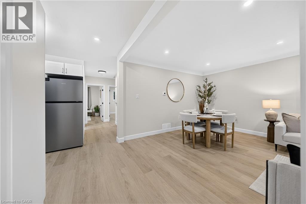 70 RICHMOND Street - Image 6