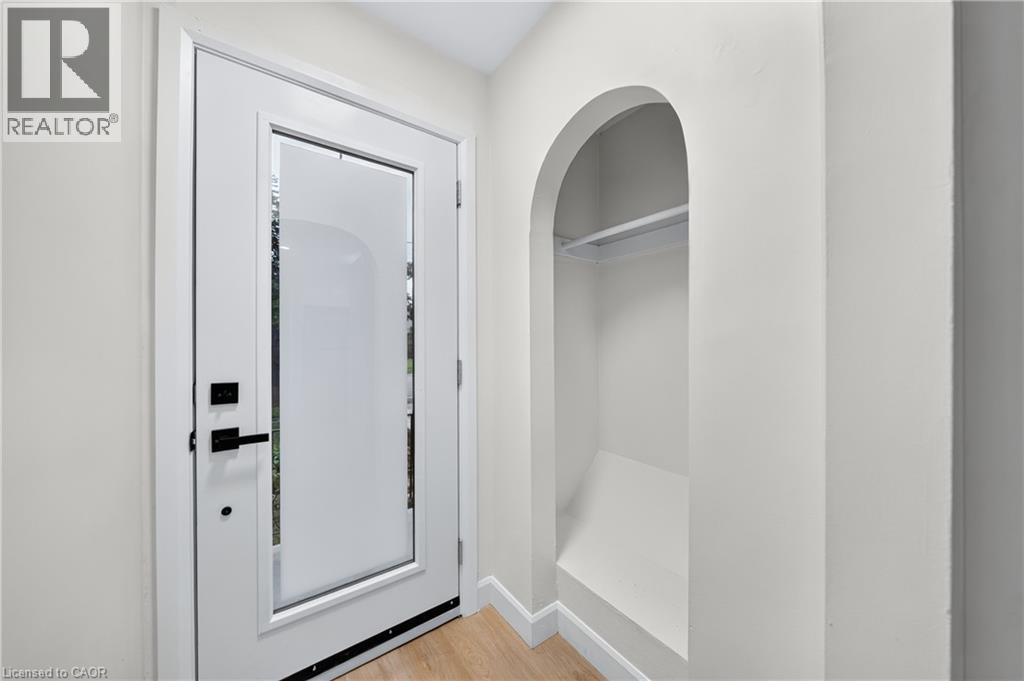 70 RICHMOND Street - Image 4