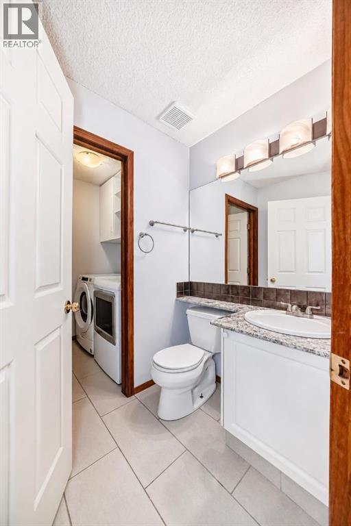 263 Coral Keys Drive NE - 23