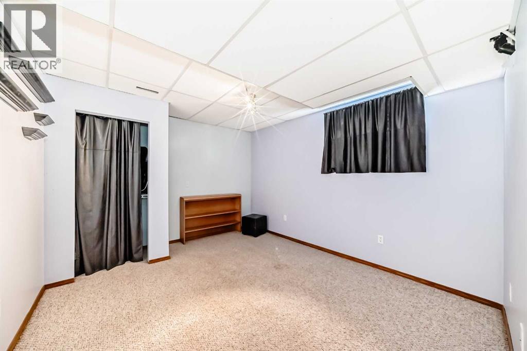 263 Coral Keys Drive NE - 41