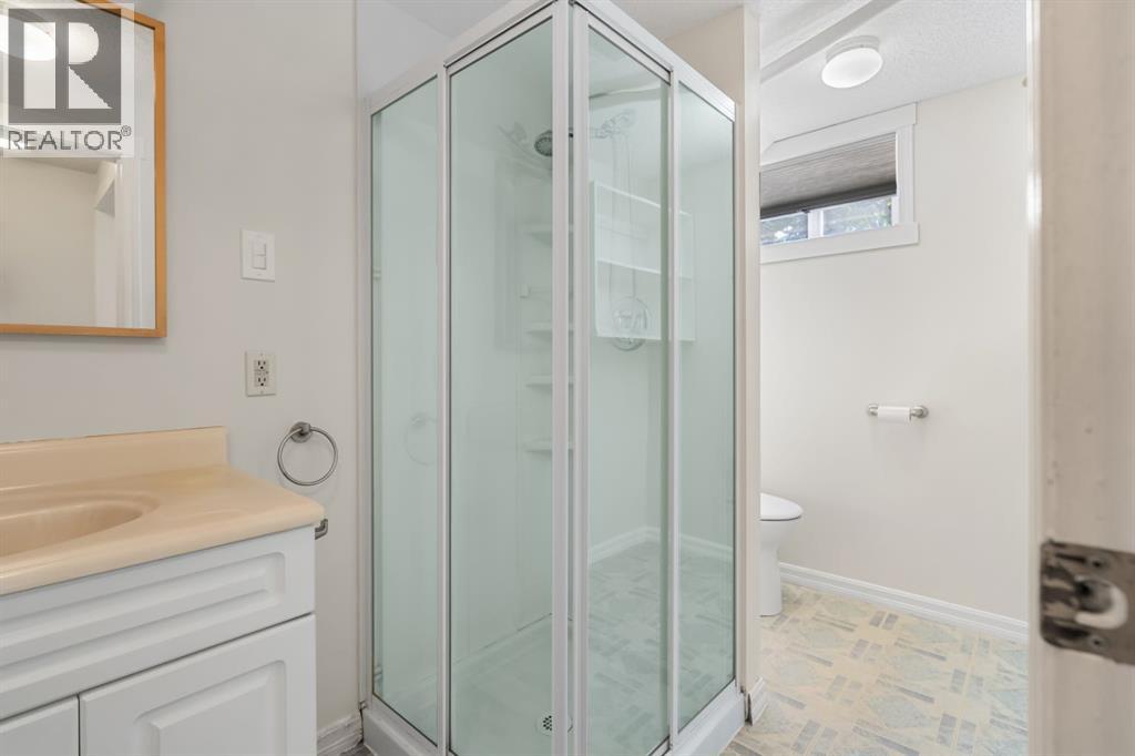 1207 40 Avenue NW - 28