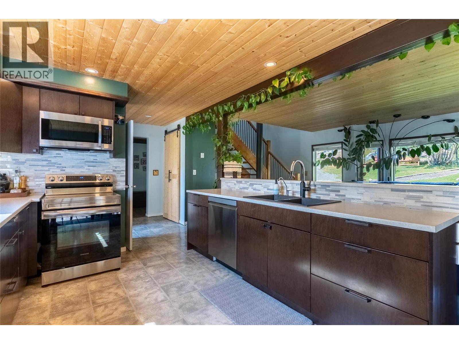 9144 KNOUFF LAKE Road - 4