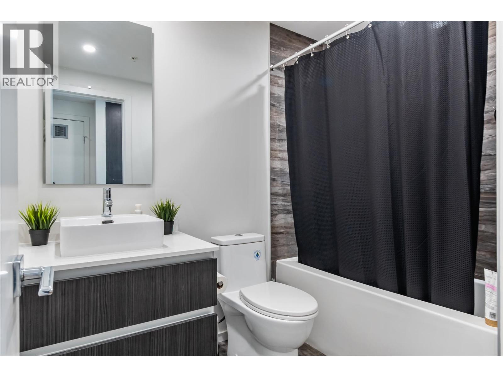 1 Bed, 1 Bath House for Sale in Burnaby – 1801 1888 GILMORE AVENUE, Burnaby – MLS# R3148556 - Image 20
