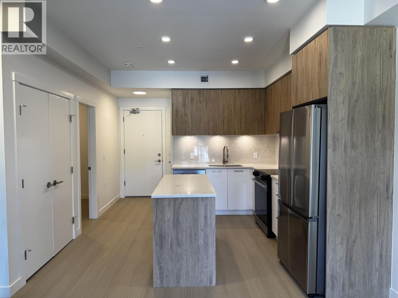 611 82 FIRST STREET, New Westminster — photo 3