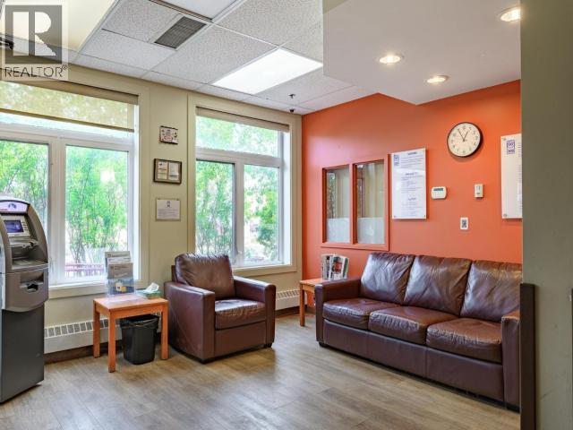 5602 50 AVENUE photo 2